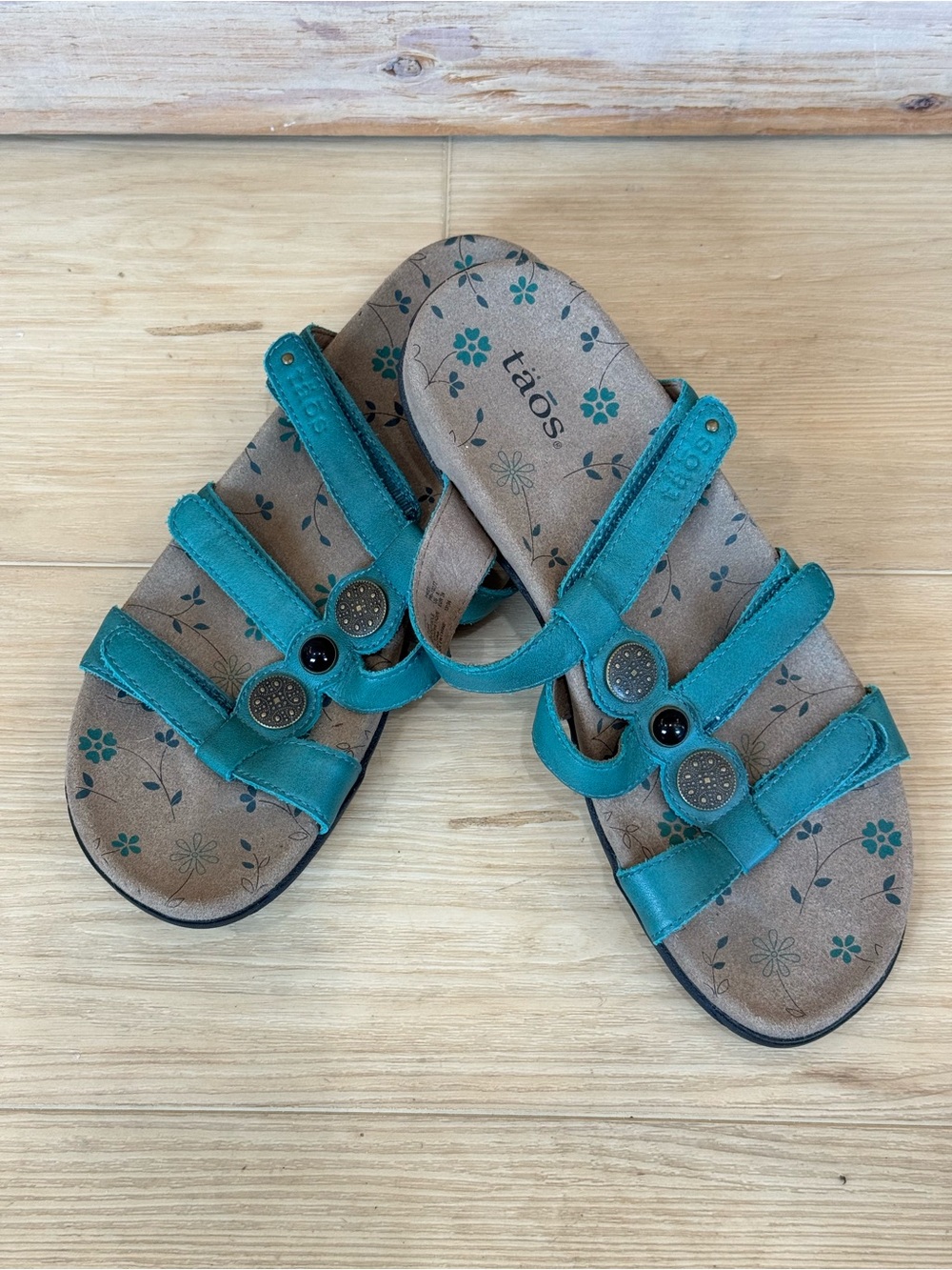 Taos Footwear Teal Strappy Floral-Print Womens Sandals